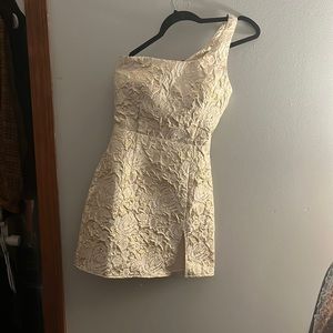 Lucy in the Sky Liana One Shoulder Jacquard Dress in Gold